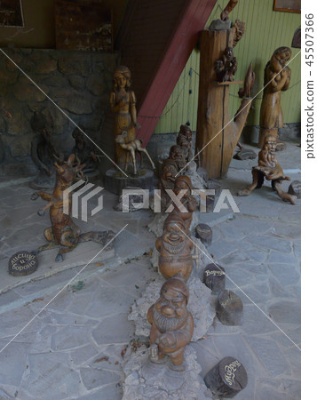 various beautiful wooden statues and seven dwarves various beautiful wooden statues and seven dwarves 45507366