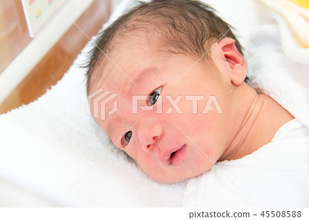 生於新生兒 45508588