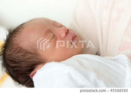 Born newborn Born newborn 45508593