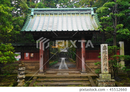 November Kamakura 605 Shoufuku-ji, outer gate November Kamakura 605 Shoufuku-ji, outer gate 45512660