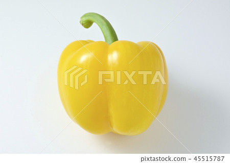 Paprika, yellow peppers 45515787