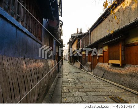 Alley in Gion Shirakawa, Kyoto Alley in Gion Shirakawa, Kyoto 45516487