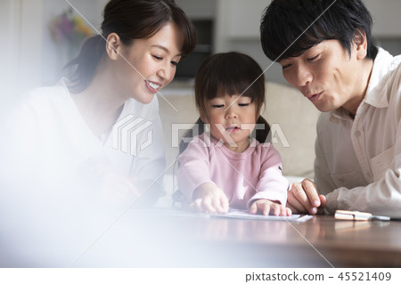 Family group image Family group image 45521409