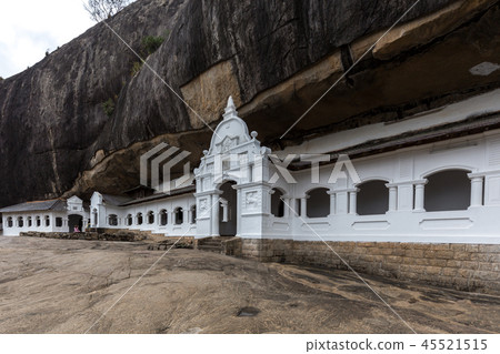 Dambulla Cave Temple, Sri Lanka Dambulla Cave Temple, Sri Lanka 45521515