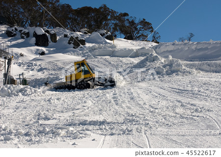 Snow Grooming 45522617
