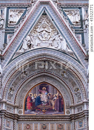 Facade of the Basilica di Santa Maria del Fiore Facade of the Basilica di Santa Maria del Fiore 45522771