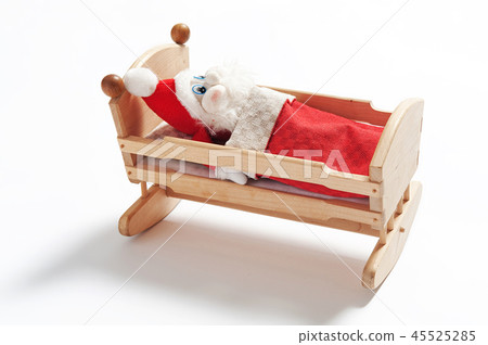 Sleeping gnome 45525285