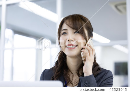 商務女性智能手機 商務女性智能手機 45525945