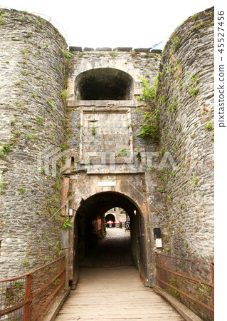 城堡的吊橋 45527456