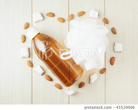 The plastic bottle and sponge, mindal, coconut 45529006