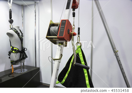Industrial winch for safety steel coil ; 45531458