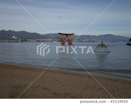 Otorii _ High tide _ Itsukushima Shrine 45534050