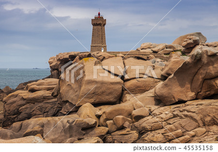 Ploumanach Lighthouse 45535158