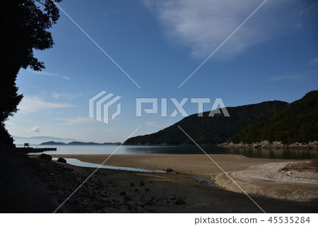 美麗的海在日本的瀨戶內海 美麗的海在日本的瀨戶內海 45535284