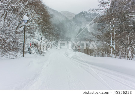 雪道 45536238