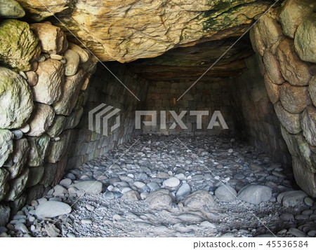 Kannon Mountain Ancient Tomb 45536584