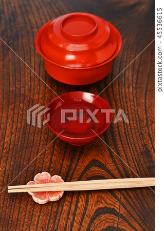 Amber lacquer bowl and bowl 45536615