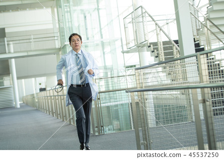 Emergency hospital doctor run medical image 45537250