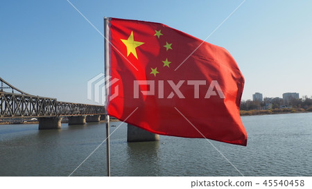 Long-distance green bridge Long-distance green bridge 45540458