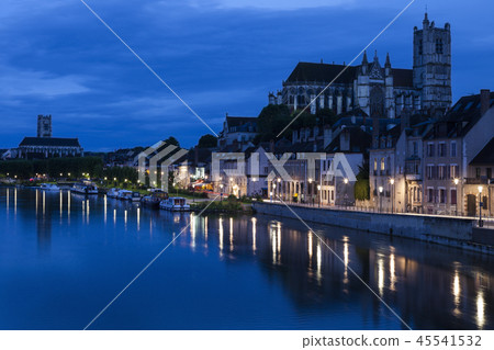 Auxerre along Yonne River Auxerre along Yonne River 45541532