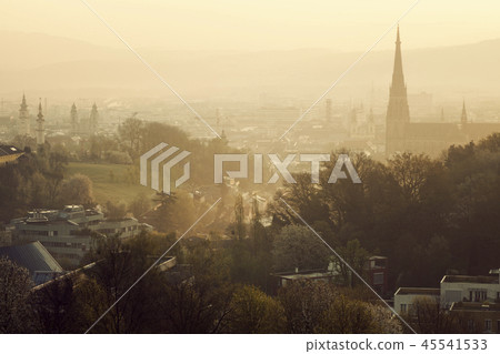 Linz panorama at sunrise 45541533