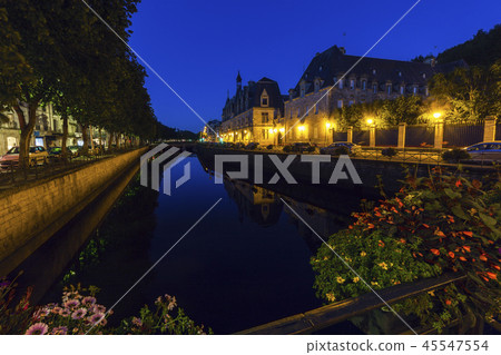Quimper architecture along the river 45547554
