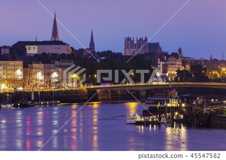 Panorama of Nantes at sunrise 45547582