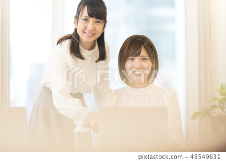 休閒商務女人兩個人 45549631