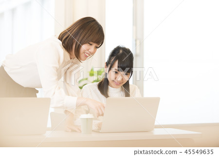 休閒商務女人兩個人 45549635