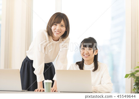 休閒商務女人兩個人 45549644