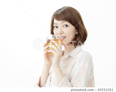 Female iced tea 45552261