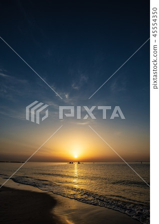 娜塔莎海岸的黎明 45554350