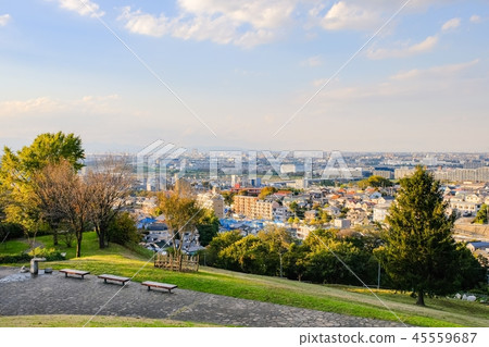 黃昏的城市（秋天） 45559687