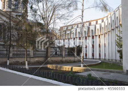 Fragment of the part city in early spring. 45560333