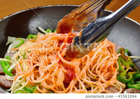 Napolitan spaghetti 45561094