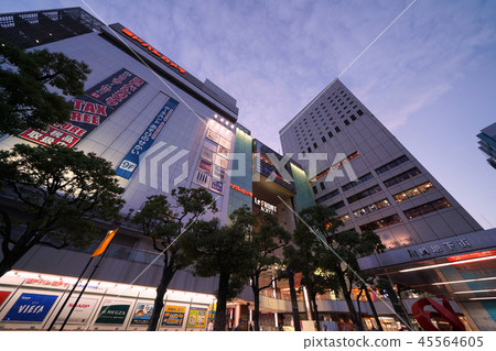 在日本的川崎都市風景我看在川崎站前面的都市風景 45564605