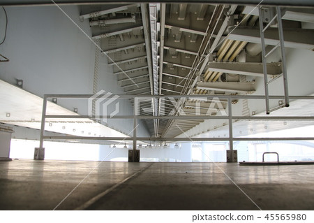 在彩虹橋下的風景 在彩虹橋下的風景 45565980