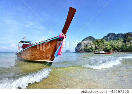 Long tail boat 45567506