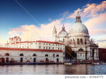 Grand Canal and Basilica Santa Maria della Salute, Venice Grand Canal and Basilica Santa Maria della Salute, Venice 45569775