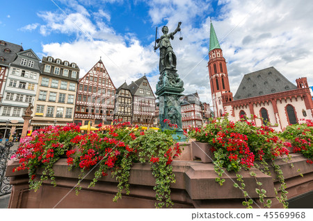 Frankfurt old town 45569968