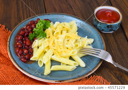 Pasta and beans in tomato sauce 45571229