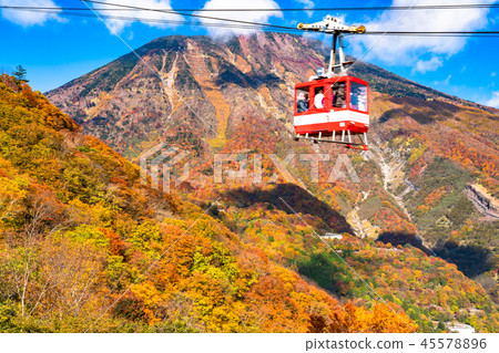 << Tochigi Prefecture >> autumn sunlight, colored leaves and Akechidaira ropeway << Tochigi Prefecture >> autumn sunlight, colored leaves and Akechidaira ropeway 45578896