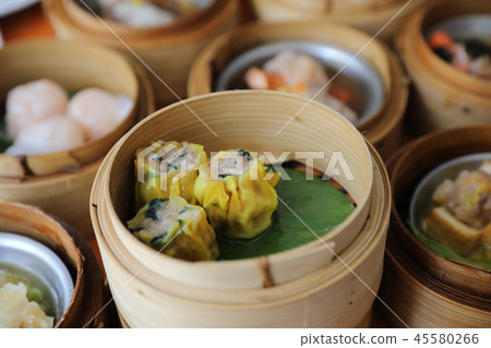 Dim sum on wood basket , Chinese food Dim sum on wood basket , Chinese food 45580266