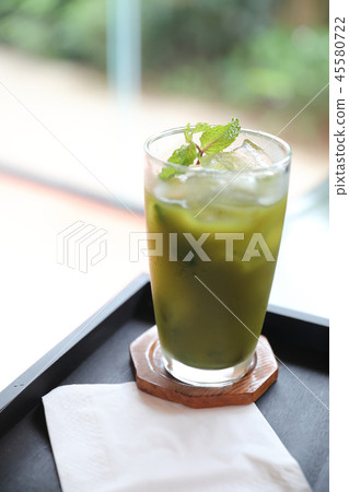 Iced Japanese green tea drink 45580722