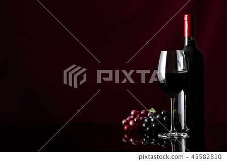 Wine and grapes 45582810