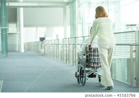 老丈夫和妻子醫療醫院的醫療圖像 45583766