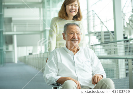 老丈夫和妻子醫療醫院的醫療圖像 45583769