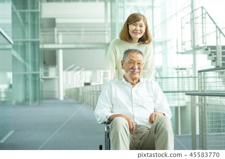 老丈夫和妻子醫療醫院的醫療圖像 45583770