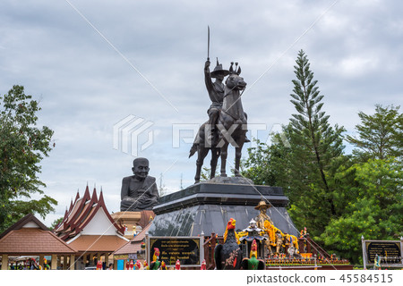 Statue of King Taksin at Wat Huay Mongkol Hua Hin 45584515