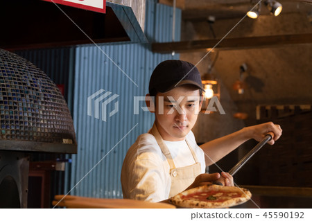 在比薩店工作的人 45590192